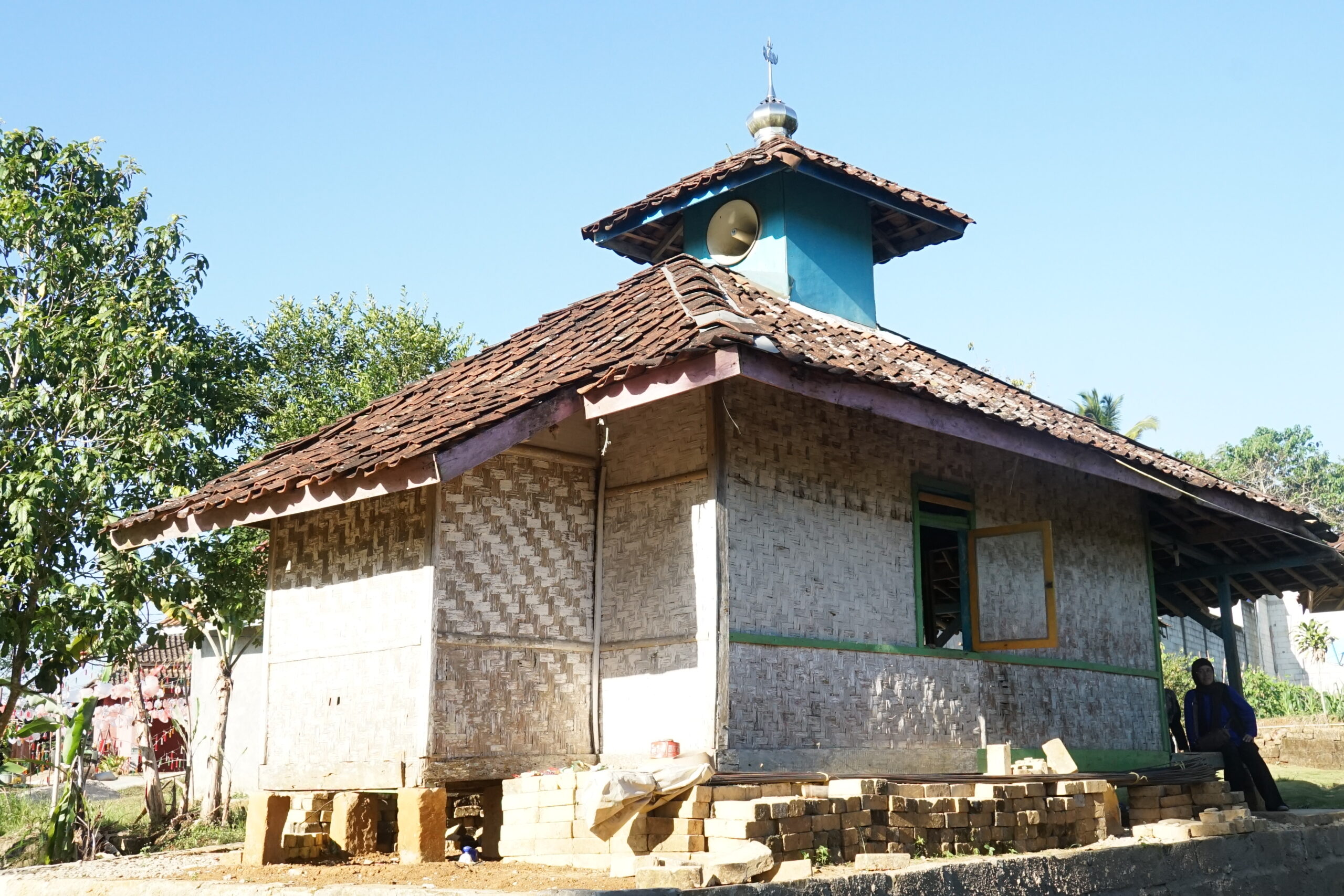 Pembangunan Masjid Desa Terpencil